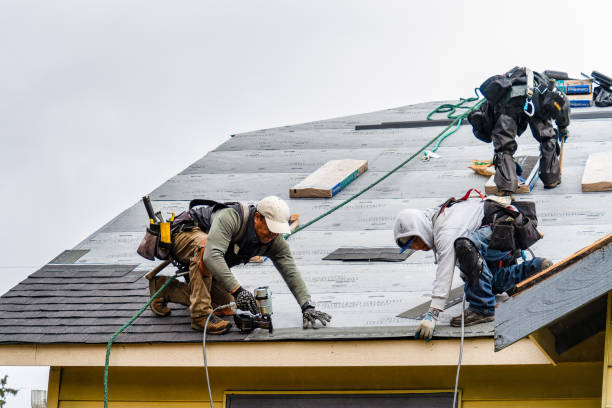 Professional Gutter Installation technician working in Chiloquin, OR